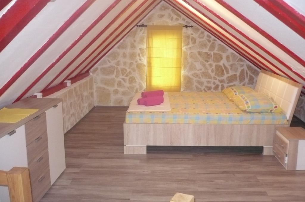 Apartments Jerkovic Stari Grad  Chambre photo