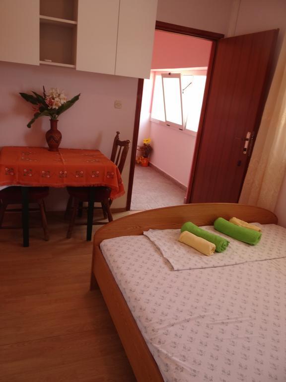 Apartments Jerkovic Stari Grad  Extérieur photo