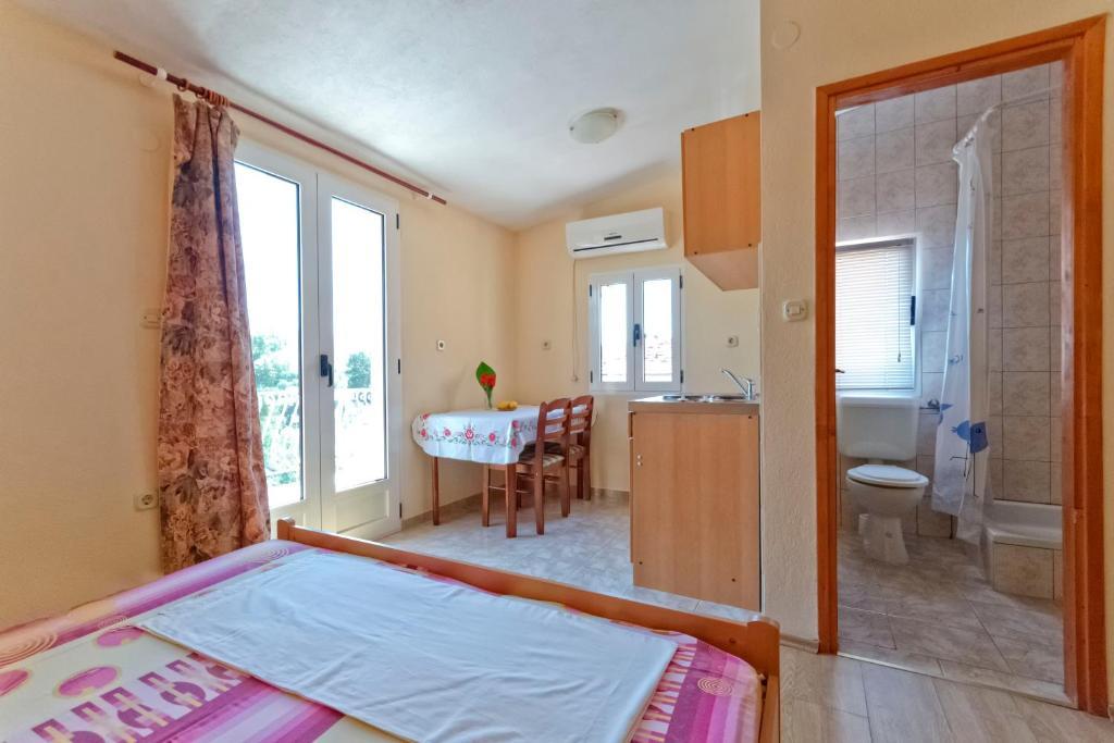 Apartments Jerkovic Stari Grad  Chambre photo